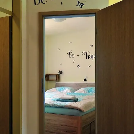 Apartma Marjetica דירה *